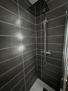 Sakura Suite - Jacuzzi and Cinema - 4