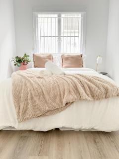 Sunday in Sevilla - 2BR - Sleeps 6 - CBD and Parking - 1