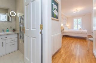 Chic Dockside Retreat - 1