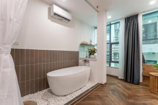 HanoianHearths- NH3 - Center - Projector&BathTub - Hanoi - 2