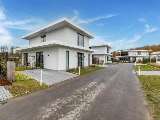 Brand new luxury villa on a small-scale park with its own jetty - Zeewolde - 8