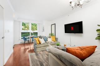 Elegant 3BR Townhouse Luxury Living in the Heart of the City - Vancouver - 4