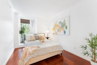 Elegant 3BR Townhouse Luxury Living in the Heart of the City - Vancouver - 5