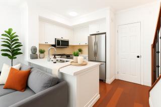Elegant 3BR Townhouse Luxury Living in the Heart of the City - Vancouver - 3