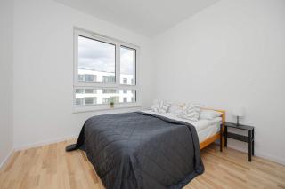 Air Conditioned Apartment in Warsaw with Parking, Balcony and Bathtub by Noclegi Renters - Warsaw - 9