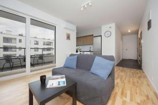 Air Conditioned Apartment in Warsaw with Parking, Balcony and Bathtub by Noclegi Renters - 2