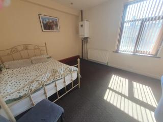 Rooms at Temple Street, Bradford - Shipley - 1