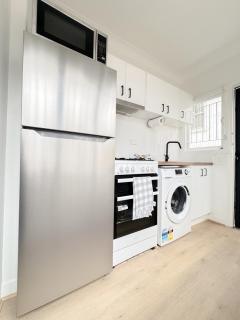 Villa Limone - 2BR - Sleeps 6 - CBD and Free Parking - Brisbane - 2