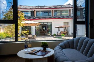 Nebula Retreat Snow Mountain View Bed and Breakfast - Lijiang - 0