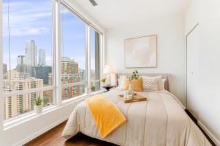 Panoramic 2BR Apartment Elegant and Central - Vancouver - 5