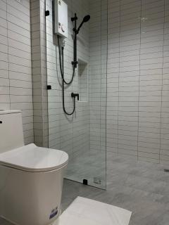 Mani Ranong Hotel - 1