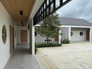 Mani Ranong Hotel - 8