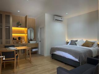 Mani Ranong Hotel - 9