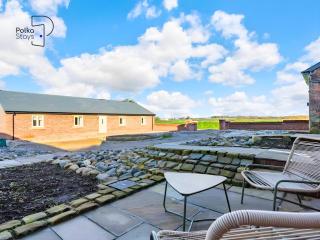 No 3 PolkaStays Ivy Farm Coach House Family Suite - - 5