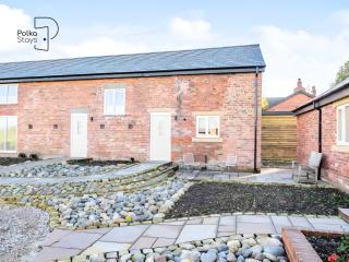 No 3 PolkaStays Ivy Farm Coach House Family Suite - - 6
