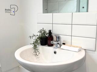 No 3 PolkaStays Ivy Farm Coach House Family Suite - - 2