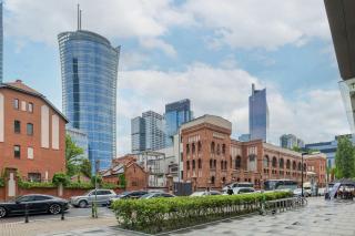 Metro Wola Apartment with Parking & AC next to Warsaw Rising Museum by Noclegi Renters - Warsaw - 9