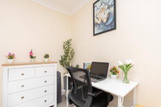 Open Mind Property -2 Bedrooms with FREE parking - 7