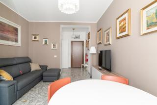 GuestHost - M1 Pasteur Apartment with Balcony - 5