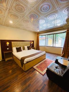 Gulshan Hotel Kachura - - 0