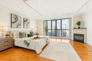 Grand 2BR Luxury Suite Designer Interiors and City Views - Vancouver - 7
