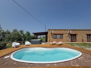 Private Pool and Jacuzzi with Fantastic View - Monte San Pietrangeli - 4