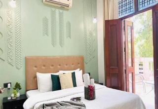 BluO Awesome 1BHK DLF Galleria Market ,Gym TT - Gurgaon - 5