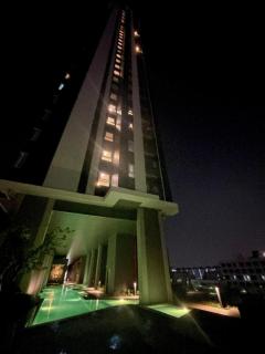 Nich Mono Ramkhumheng Low Rise - 2