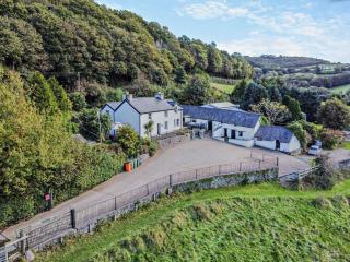 5 Bed in Conwy 48169 - Eglwys-Fâch - 0