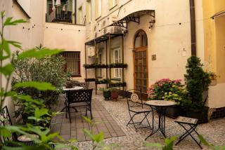 BlueBell Hotel - Bratislava - 8