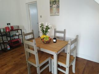 Old School House-2 bedroom-sleeps 6-large garden - Ledbury - 5