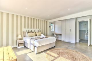 Family Home, WiFi, Patio, Secure Parking - Kaapstad - 0
