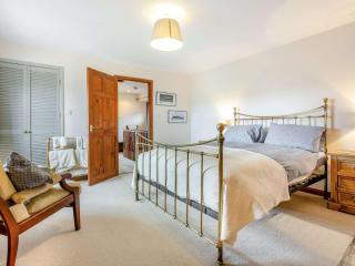 3 bed in Carisbrooke IC037 - Newport - 4