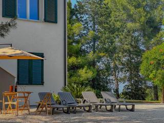 Nature Retreat Spacious 5 Bedroom Modern Villa with Private Park - Potenza Picena - 1