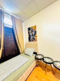 Stylish 2BR Shared Apt, Sleeps 6 Direct City Access - Wenen - 2