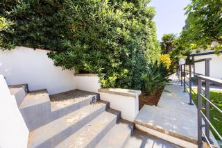 Ibis Lodge With Swimming Pool - Palermo - 5