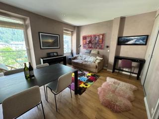 Chamonix city center rue Paccard - 9