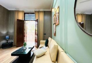 BluO Awesome 1BHK DLF Galleria Market ,Gym TT - Gurgaon - 1