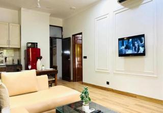 BluO Awesome 1BHK DLF Galleria Market ,Gym TT - Gurgaon - 4
