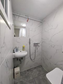Tiny Studio w Detached Bath - Zagreb - 7