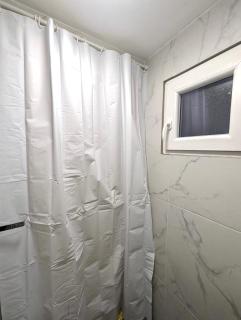 Tiny Studio w Detached Bath - Zagreb - 5