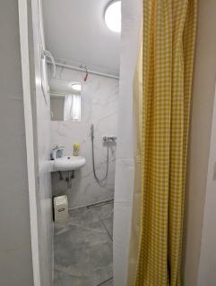 Tiny Studio w Detached Bath - Zagreb - 6