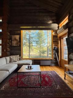 Luosto Villa by Lapland Villas, Lake Aarnilampi beach and scenic nature, sauna, wifi, private log villa, excellent for families - Luosto - 8