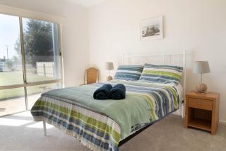 Two Blue Doors - All Linen Included - Middleton - 1