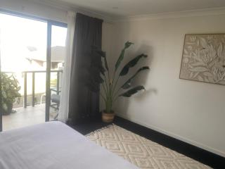 Bayside Retreat - - 2