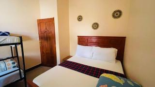Safari Roots Hostel - - 4