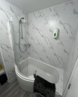 City centre apartment 2 - Cardiff - 6