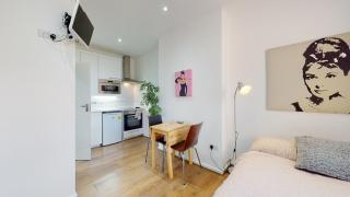Studio 48B - Londra - 9