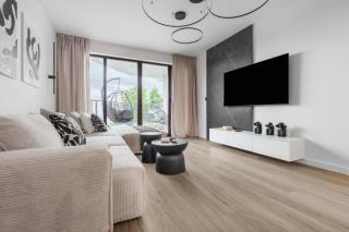 Stylish 1BR with Balcony & Parking I Skyline Varna by Flat Mаnаger - Varna City - 3