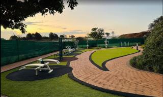 Modern 1BR Near OR Tambo, Wi-Fi, Secure Parking - Boksburg - 2